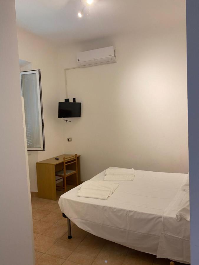 Hotel Nuovo Metropol อัลบิสโซลามารินา ภายนอก รูปภาพ