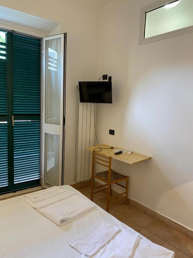 Hotel Nuovo Metropol อัลบิสโซลามารินา ภายนอก รูปภาพ